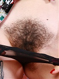 Hairy babe Anni Bay