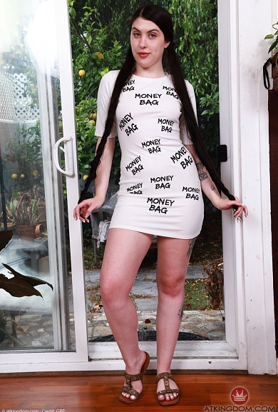Model Daydream Daisy